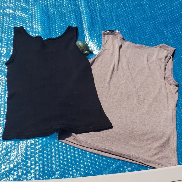 2 tank tops - Picture 2 of 13